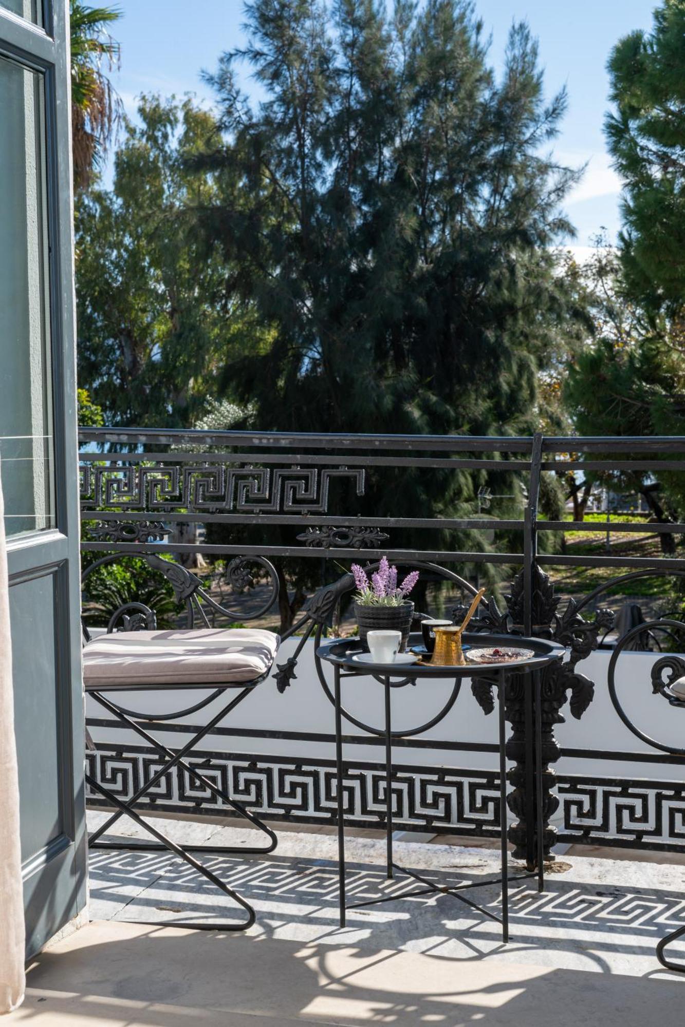 Panellinion Luxury Rooms Kalamata Exterior foto