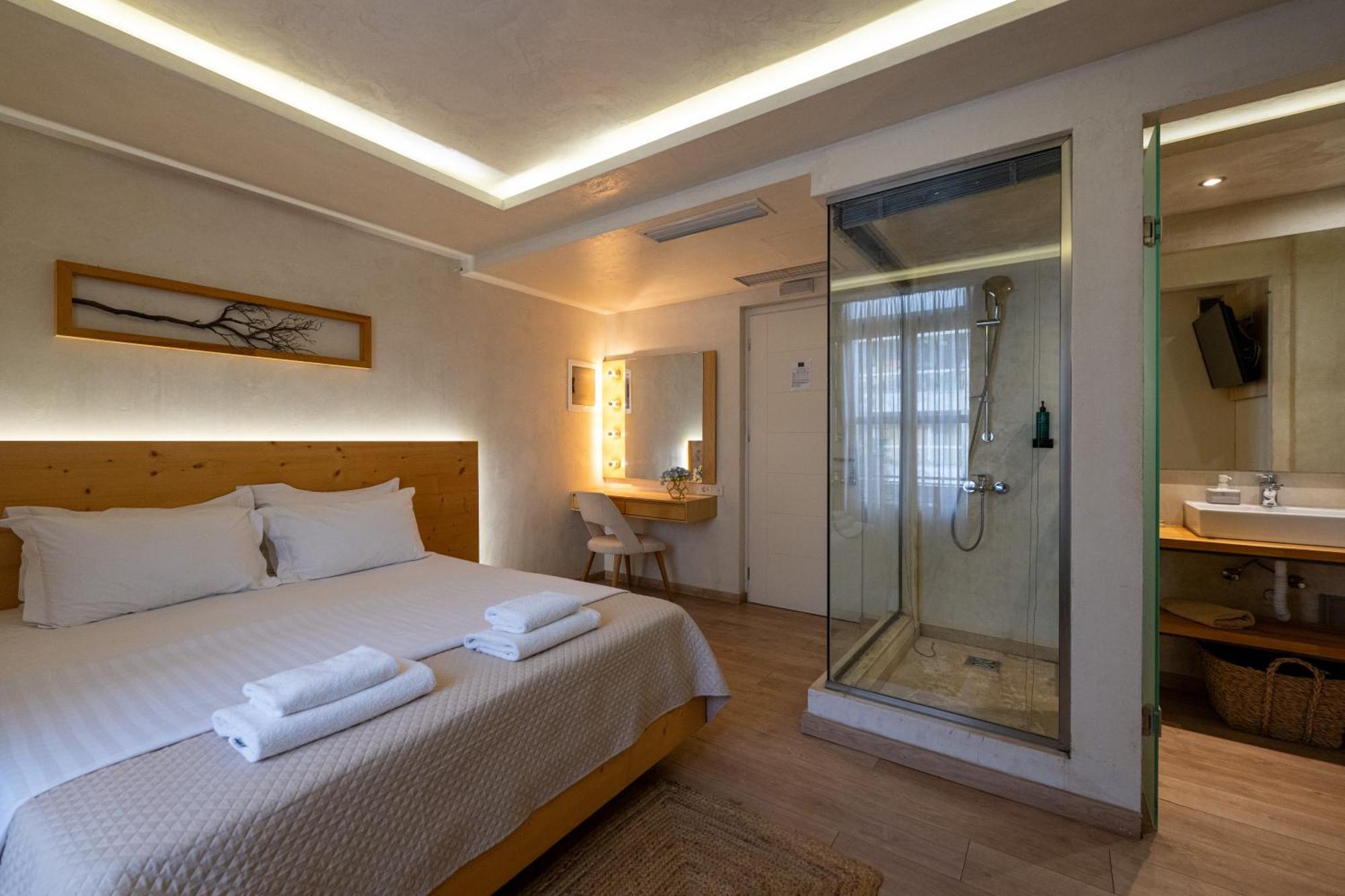 Panellinion Luxury Rooms Kalamata Exterior foto