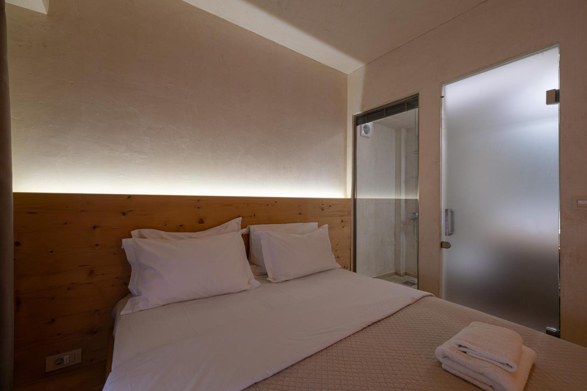 Panellinion Luxury Rooms Kalamata Exterior foto