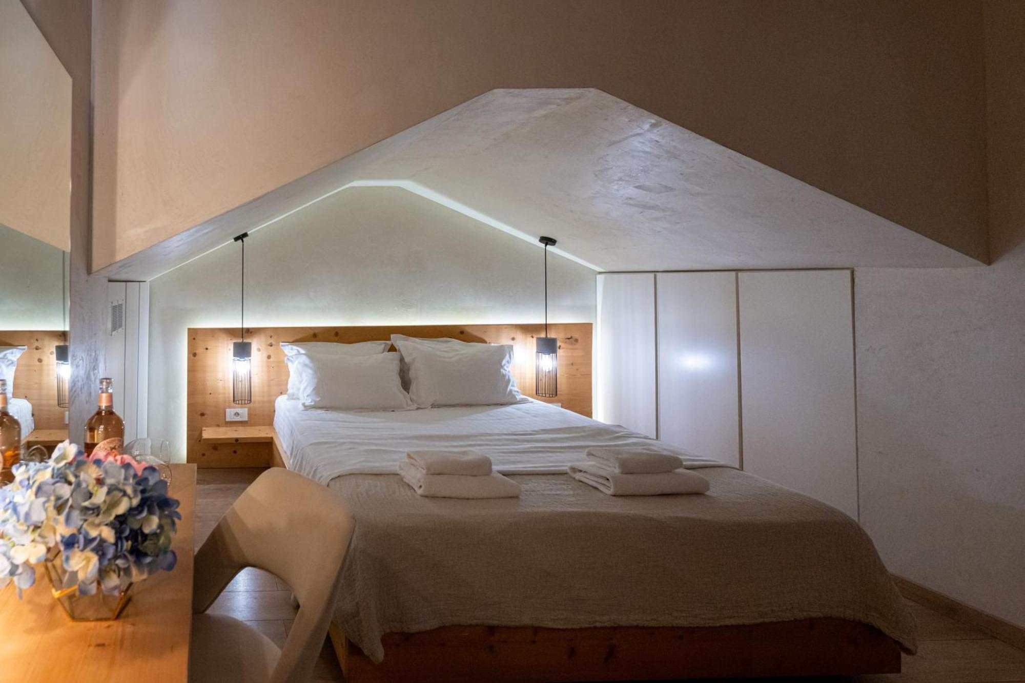 Panellinion Luxury Rooms Kalamata Exterior foto
