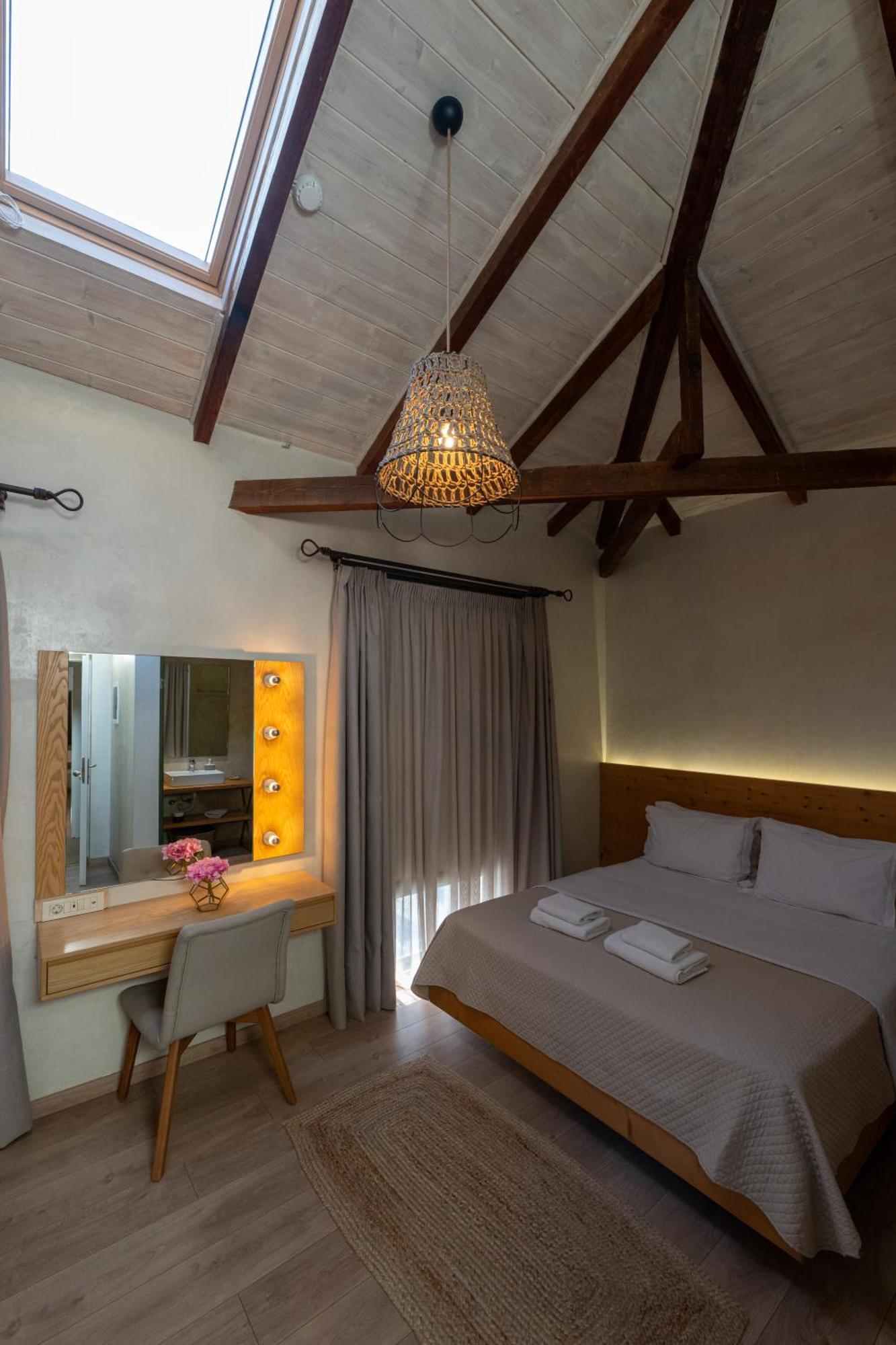 Panellinion Luxury Rooms Kalamata Exterior foto