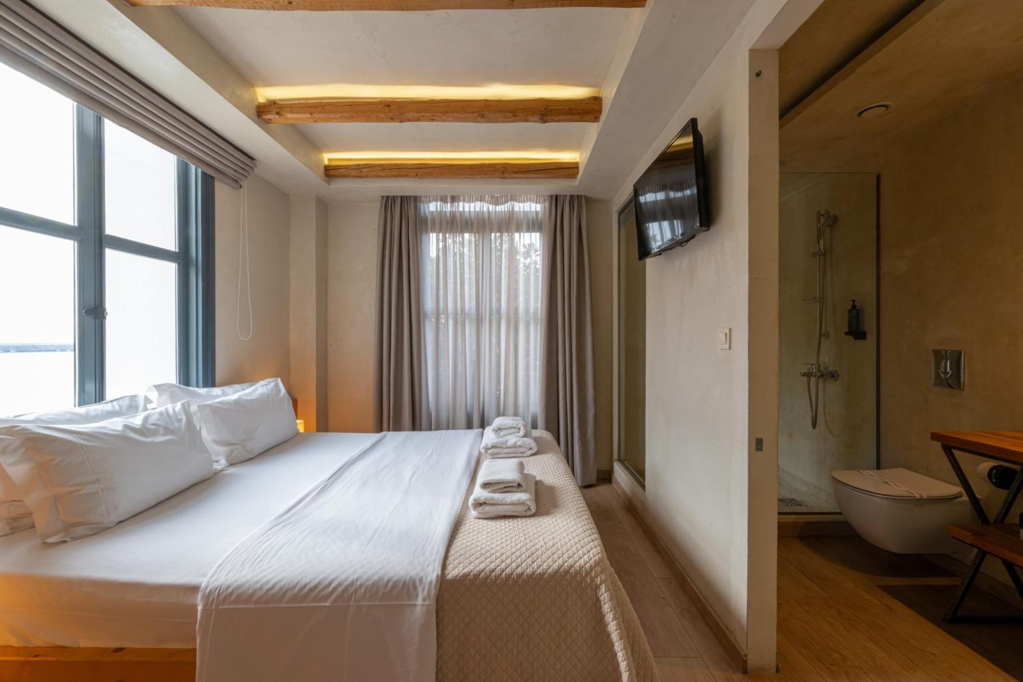 Panellinion Luxury Rooms Kalamata Exterior foto