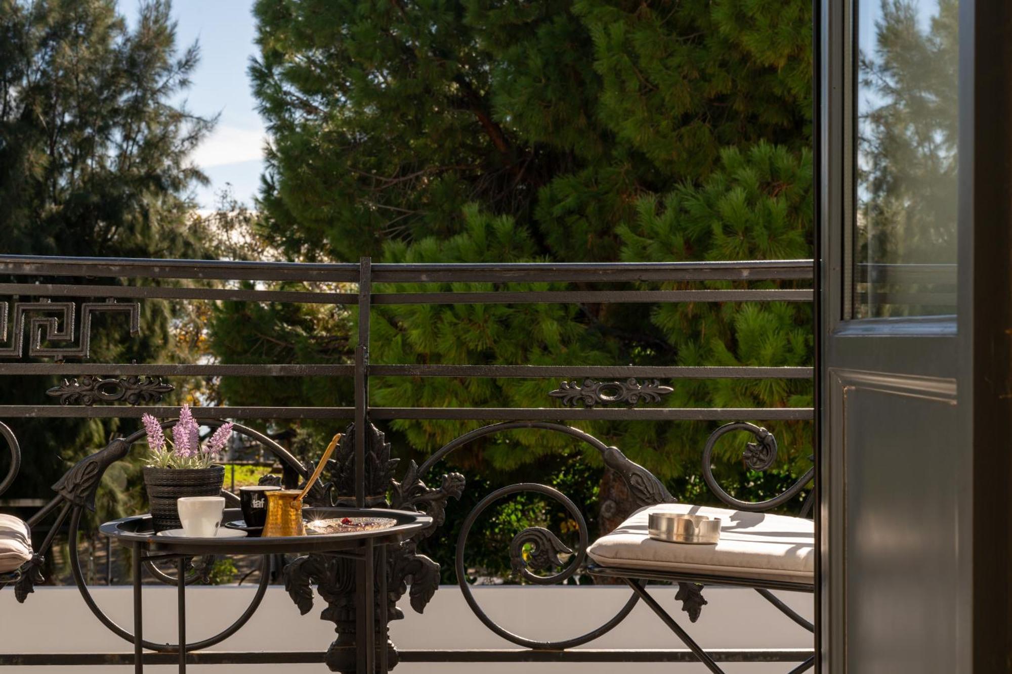 Panellinion Luxury Rooms Kalamata Exterior foto