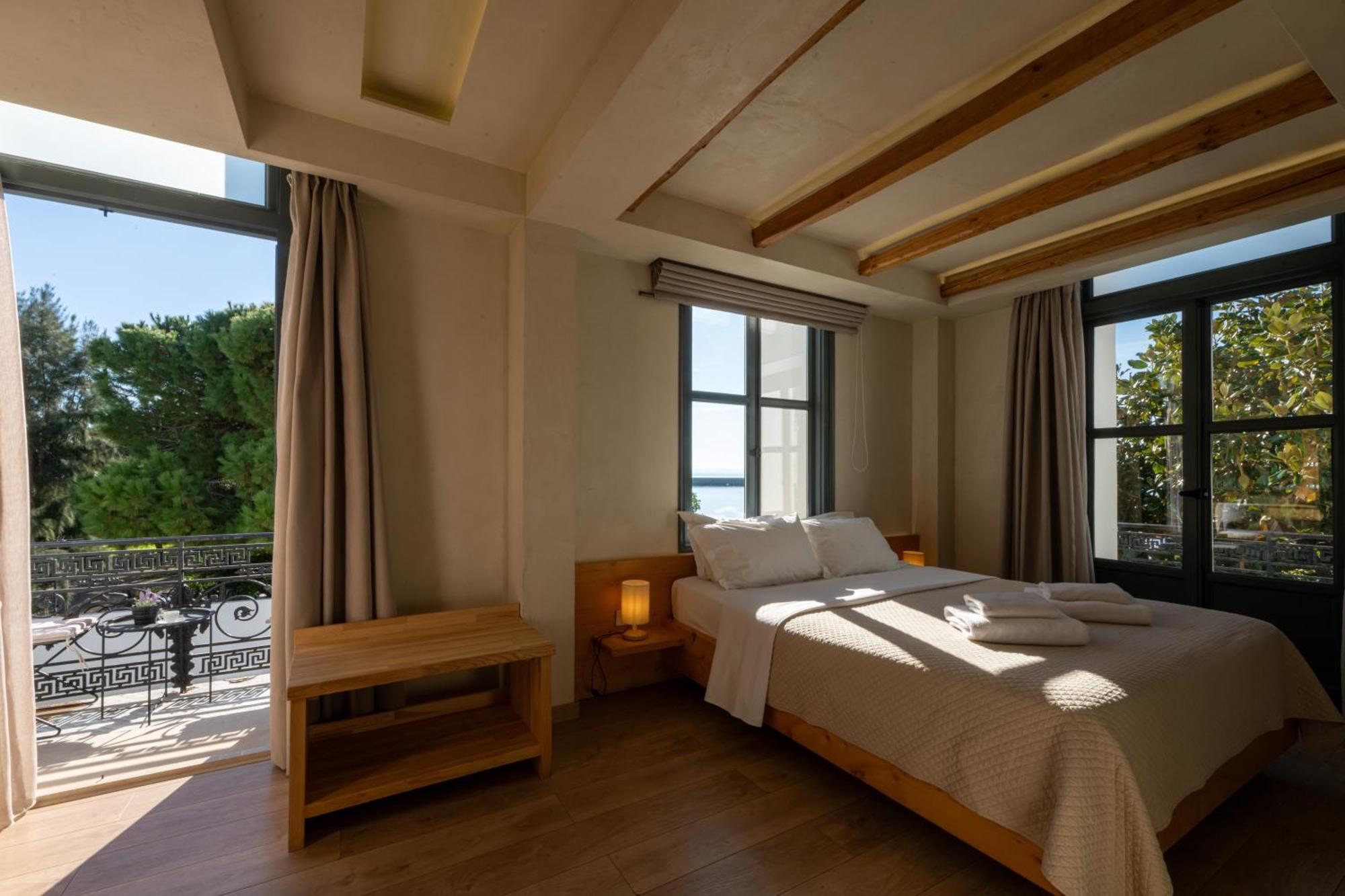 Panellinion Luxury Rooms Kalamata Exterior foto