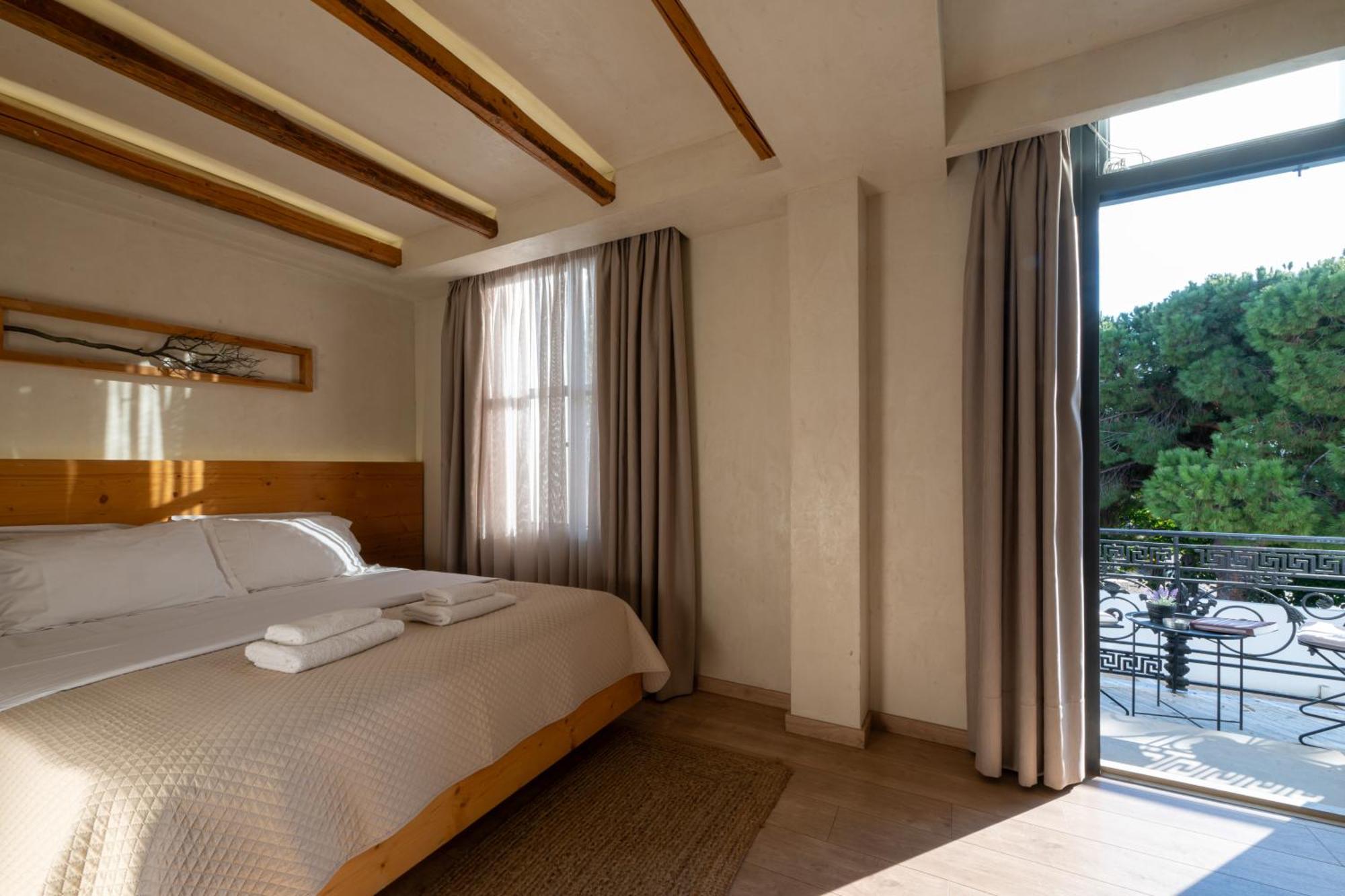 Panellinion Luxury Rooms Kalamata Exterior foto